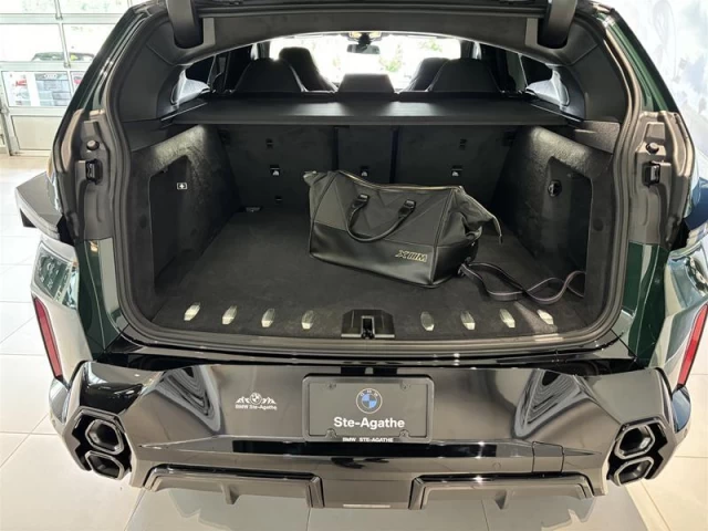 BMW XM  2024