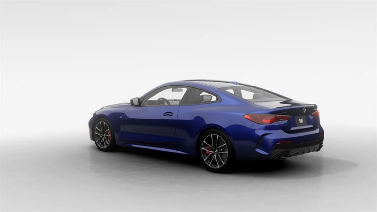 2025 BMW 4 Series xDrive Coupe Main Image