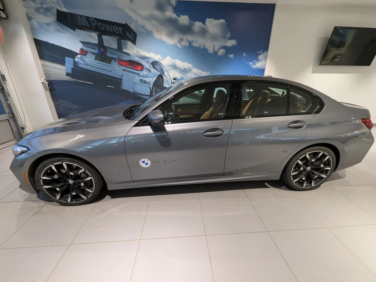 2025 BMW 330i xDrive Sedan Image principale