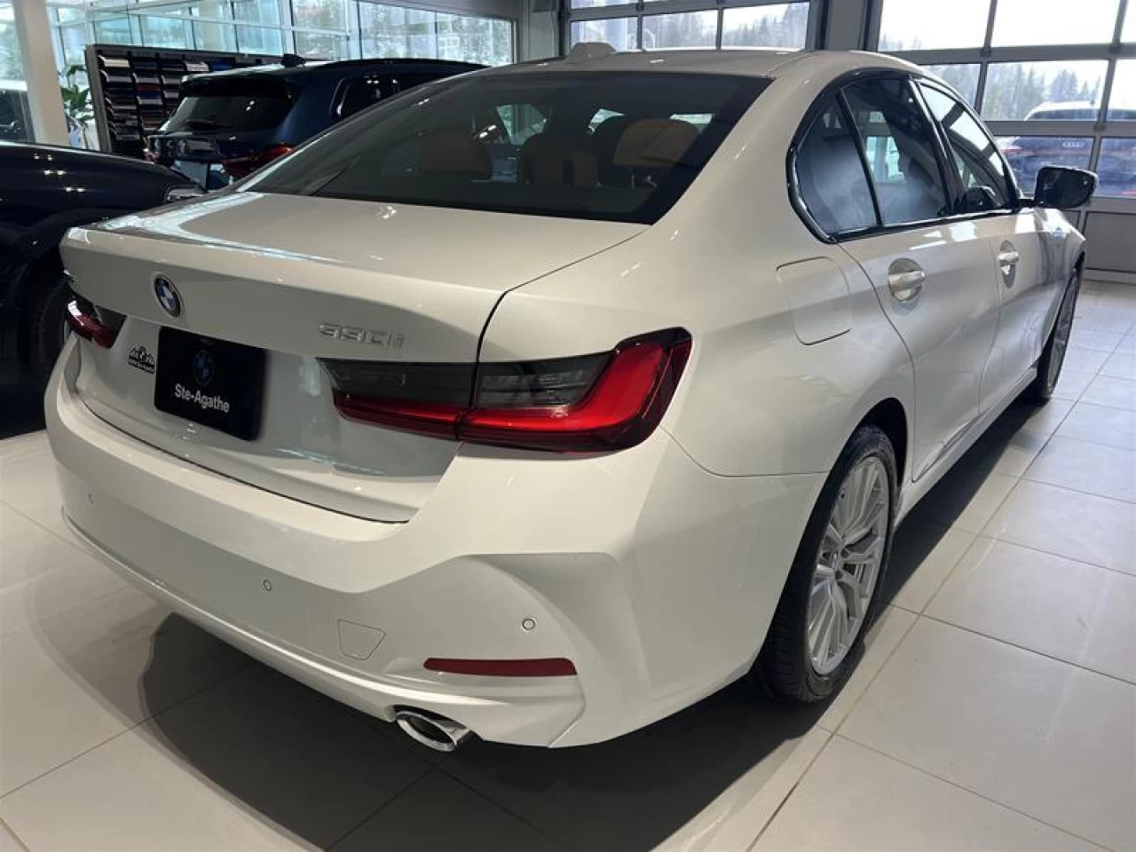 2024 BMW 330I xDrive Sedan Image principale