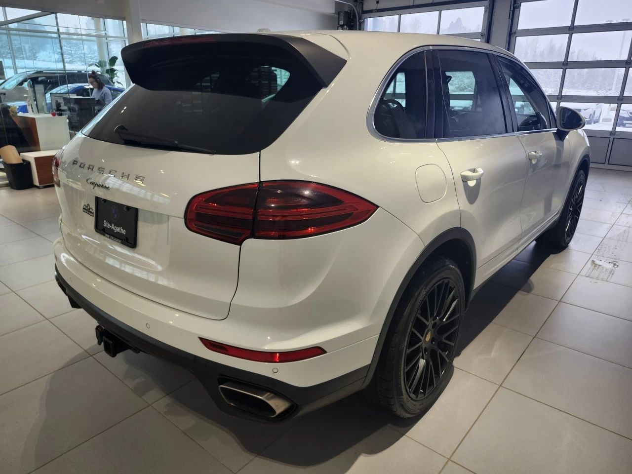 2017 Porsche Cayenne  Main Image