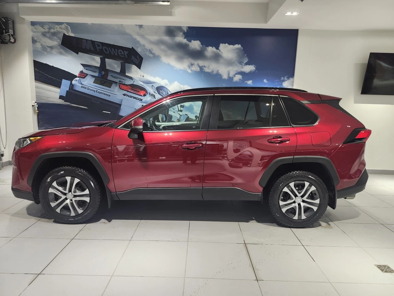 2020 Toyota RAV4 XLE AWD Image principale