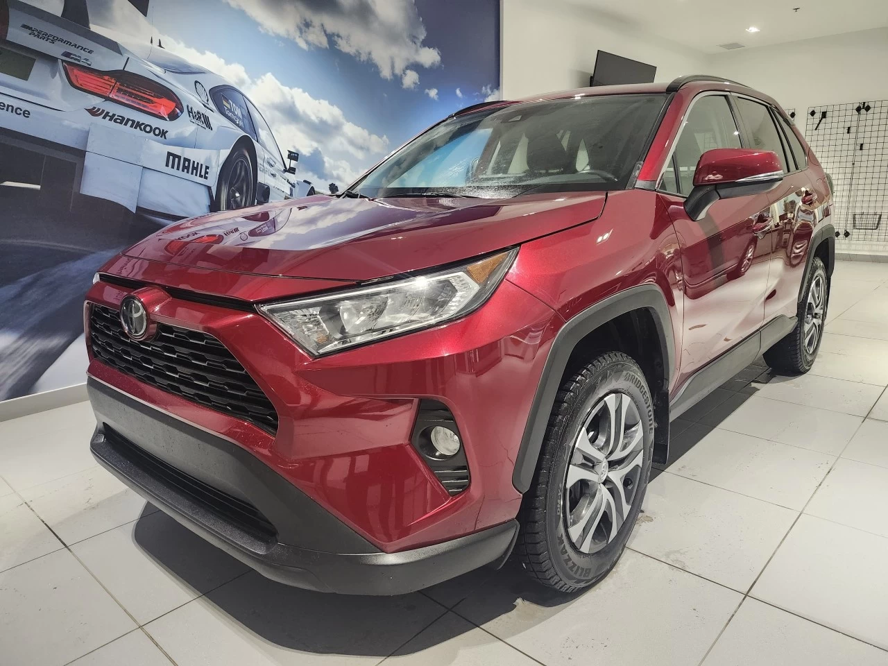 2020 Toyota RAV4 XLE AWD Image principale