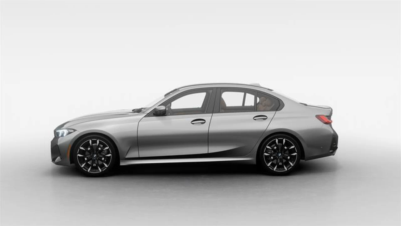 2025 BMW 330i xDrive Sedan Image principale