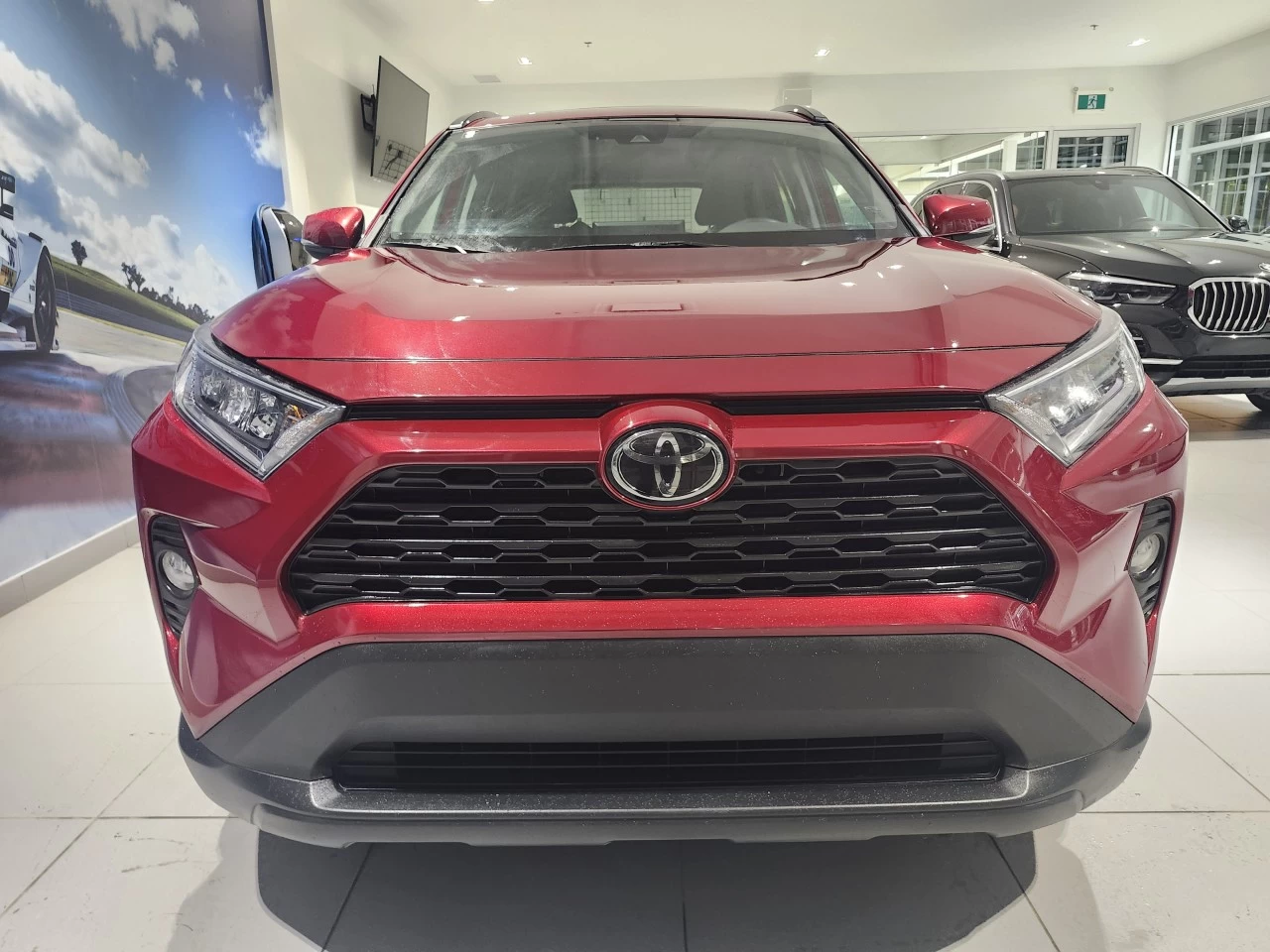 2020 Toyota RAV4 XLE AWD Image principale