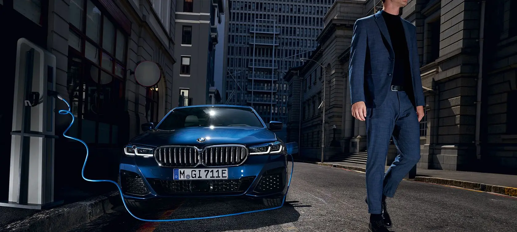 BMW sport électrique. BMW électrique. BMW électrique bleu. BMW 2024. BMW électrique 2024.