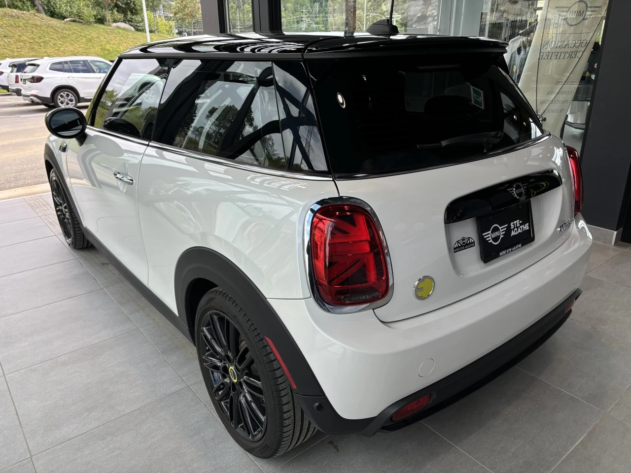 2024 Mini Cooper SE Main Image