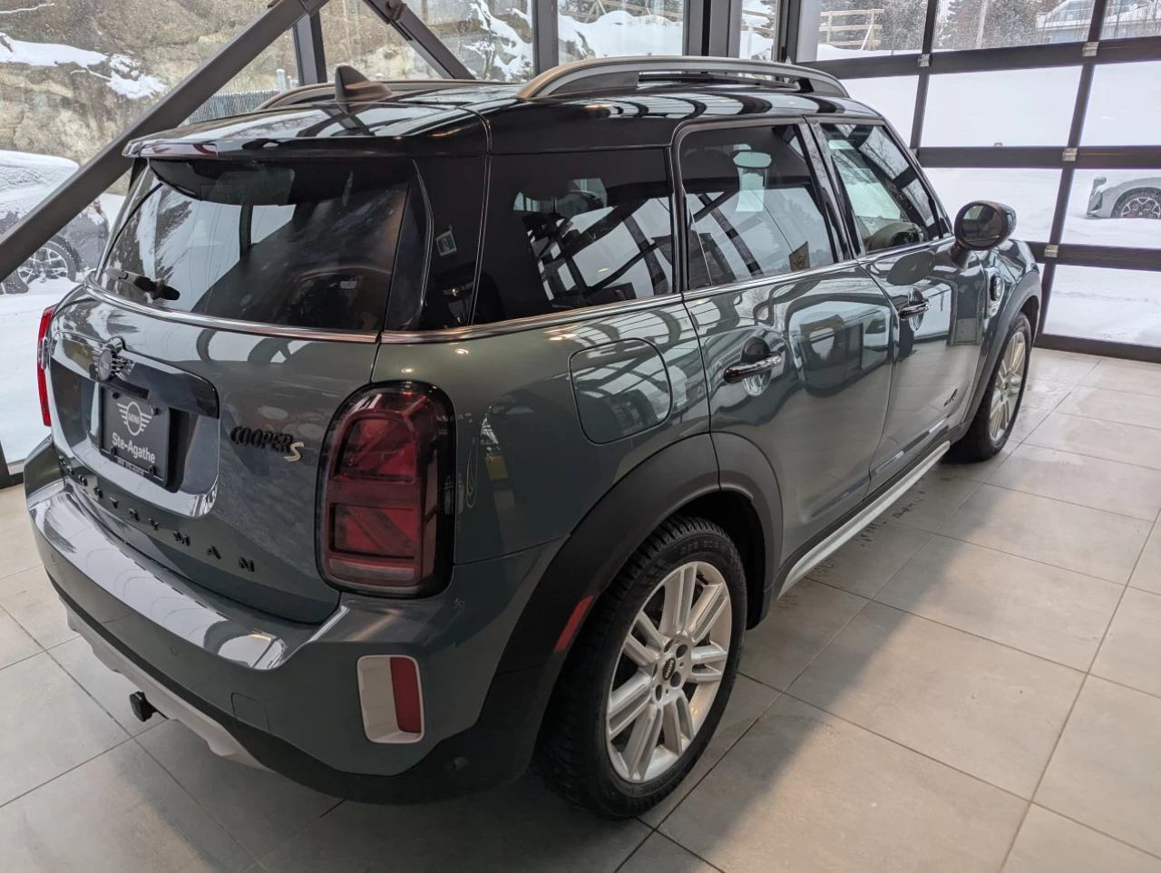 2023 Mini Cooper Countryman Cooper SE Main Image