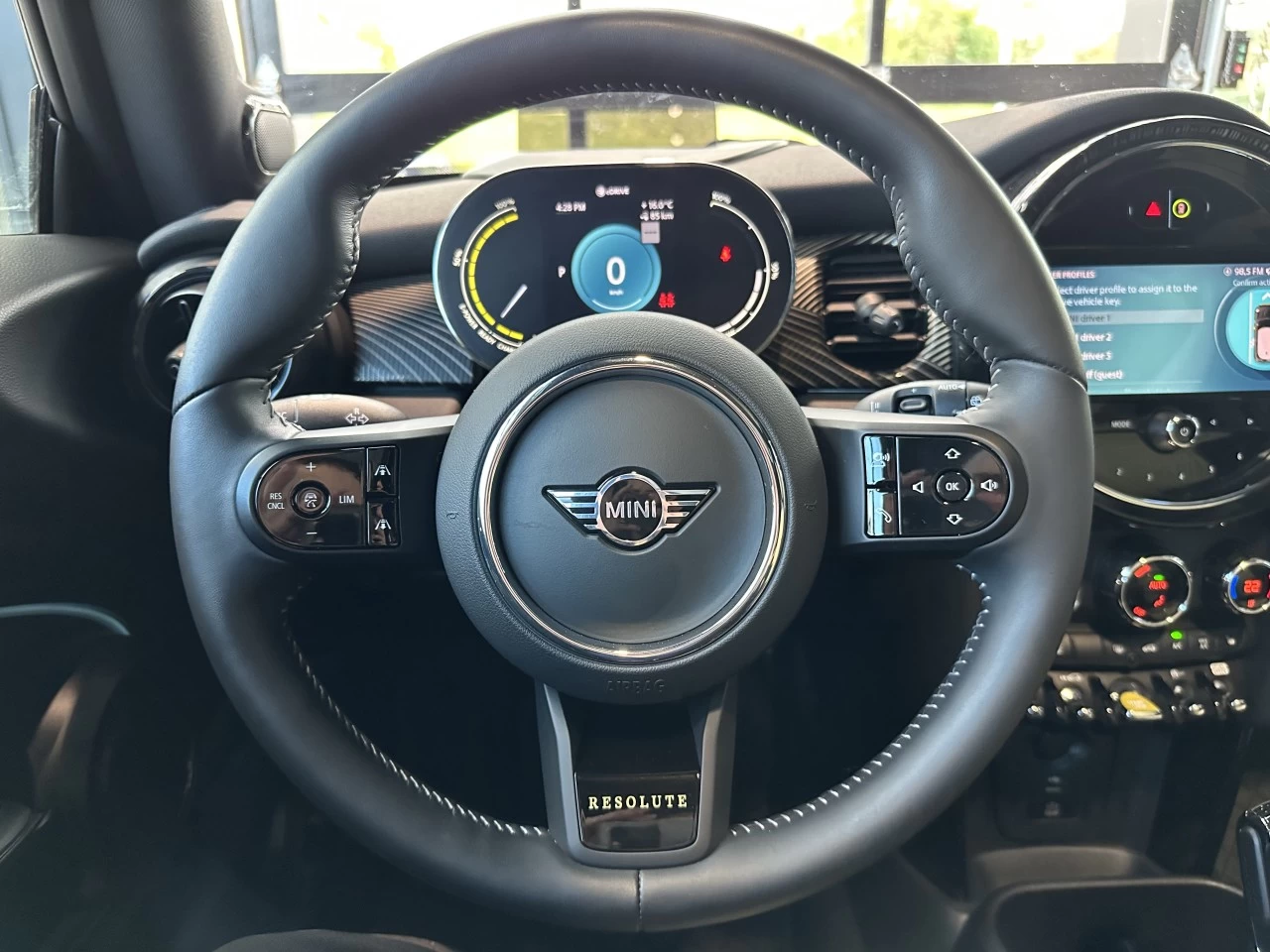 2024 Mini Cooper SE Main Image