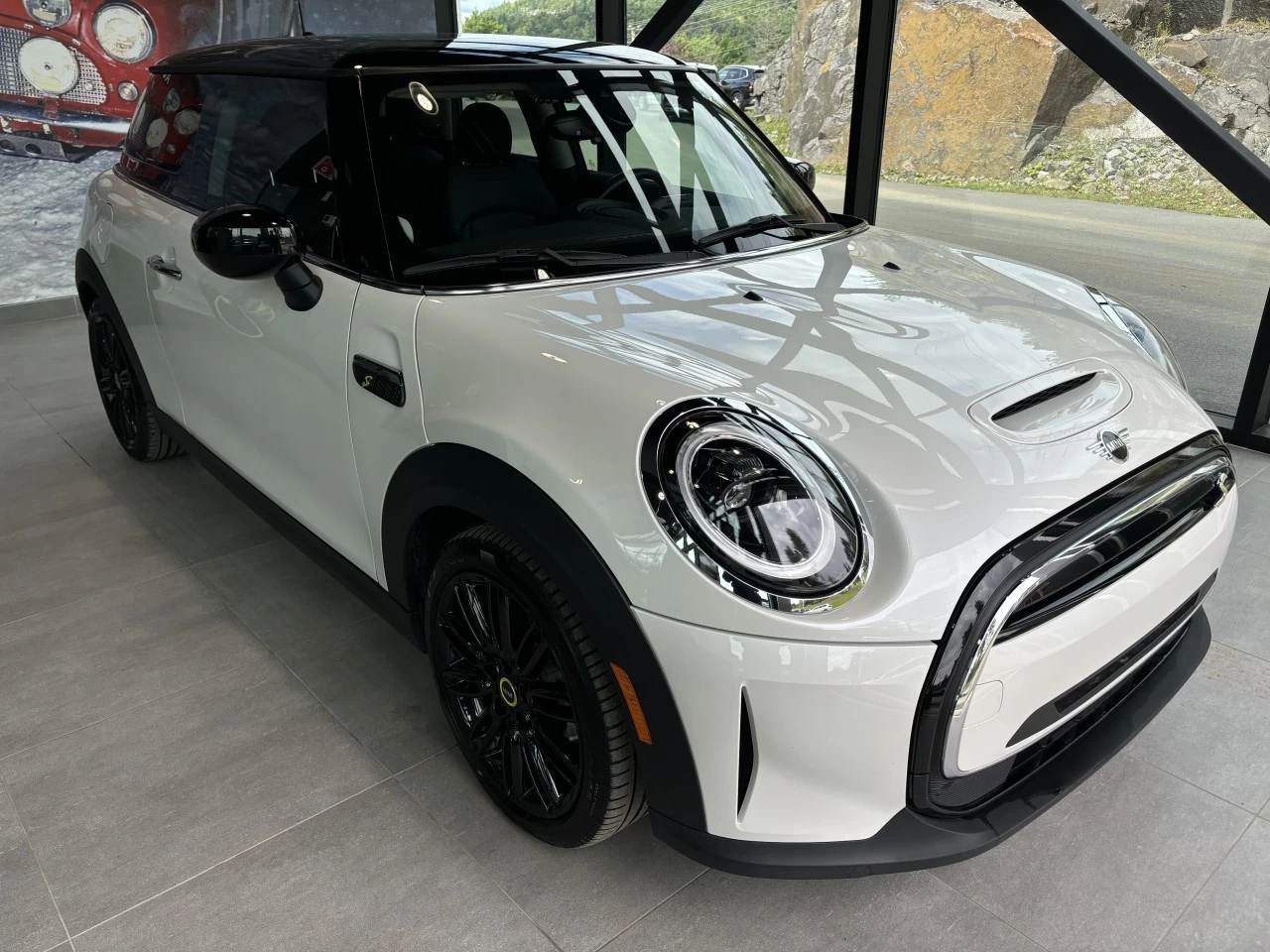 2024 Mini Cooper SE Main Image