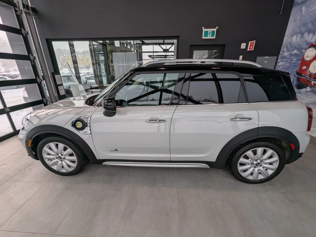 2022 Mini Cooper Countryman Cooper SE Main Image