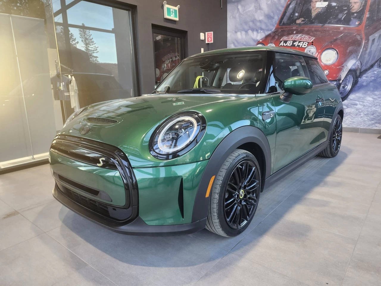 2023 Mini Cooper SE Main Image