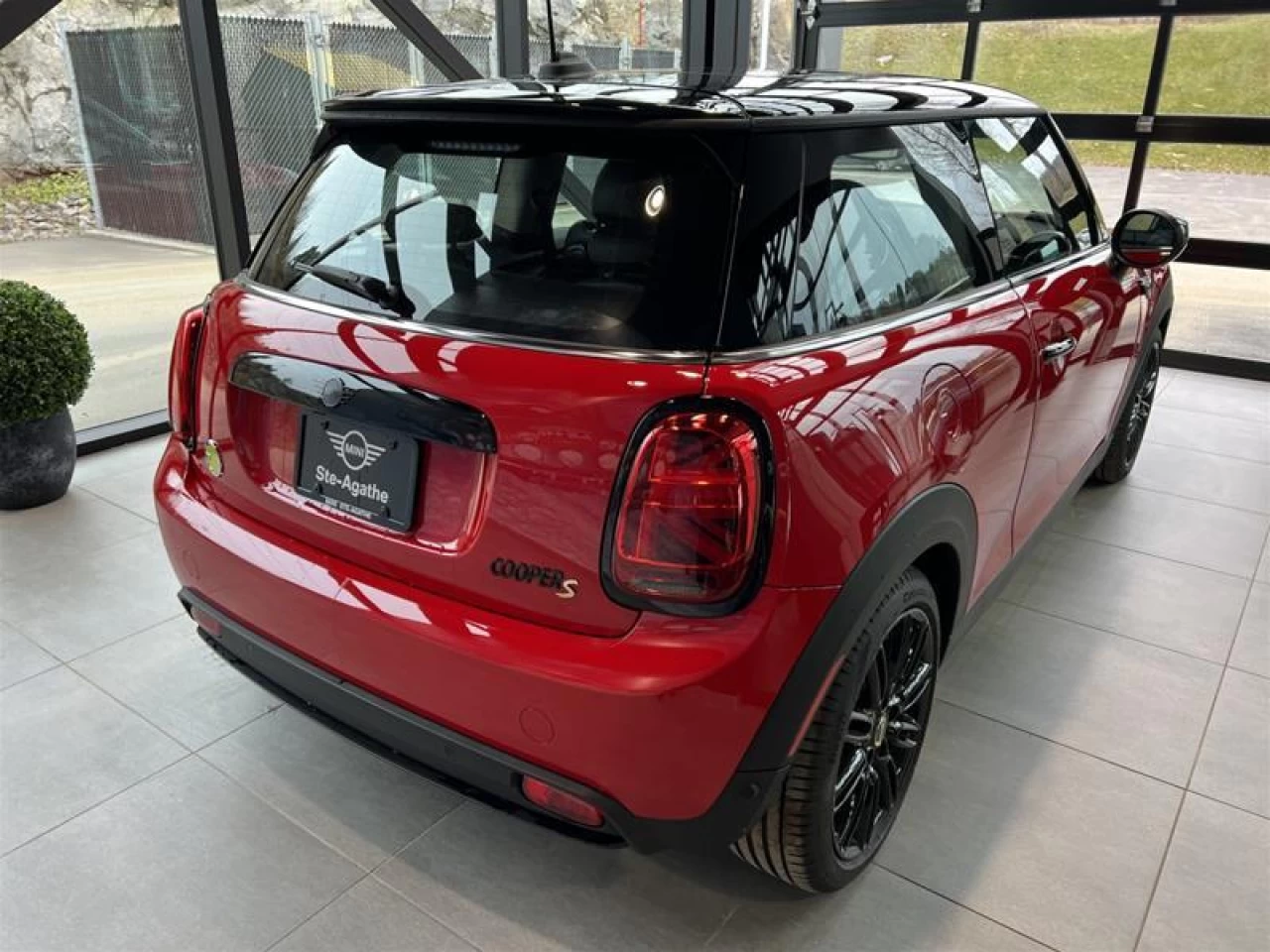 2024 MINI Cooper SE 3 Door Image principale