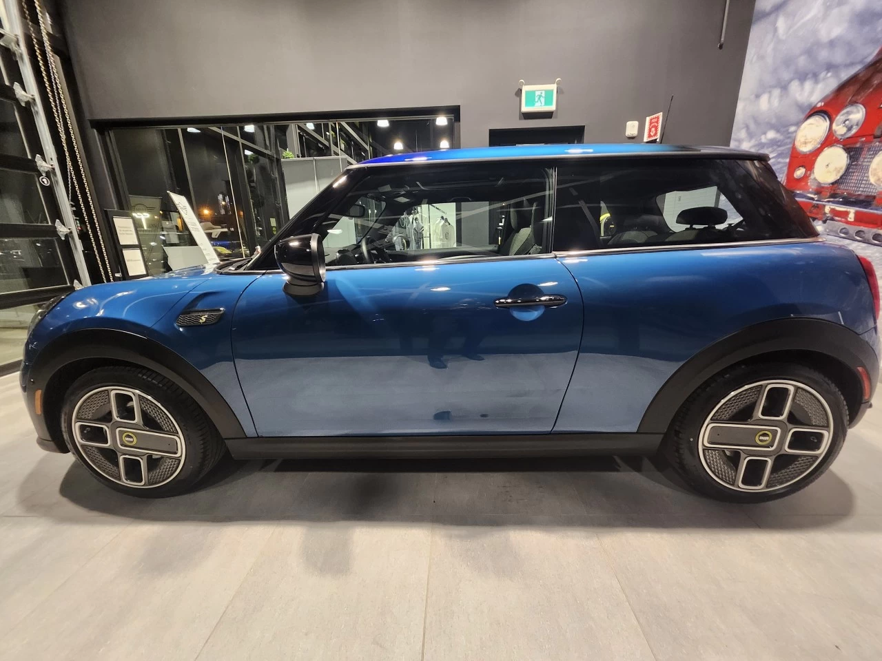 2022 Mini Cooper Cooper SE Main Image