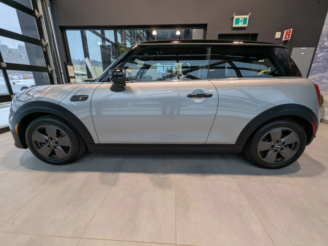 2024 Mini Cooper SE Main Image