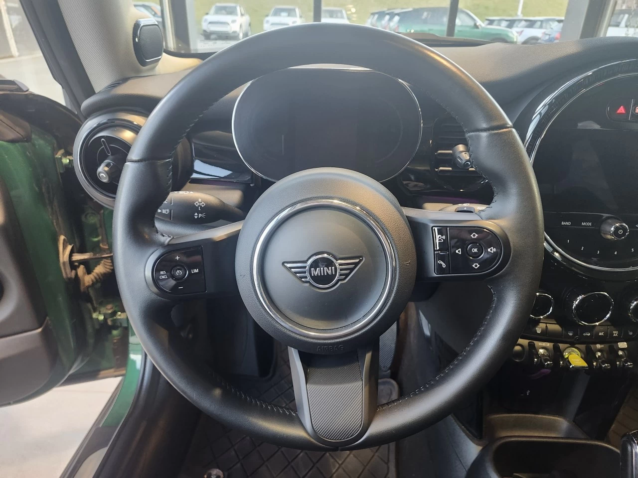 2023 Mini Cooper SE Main Image