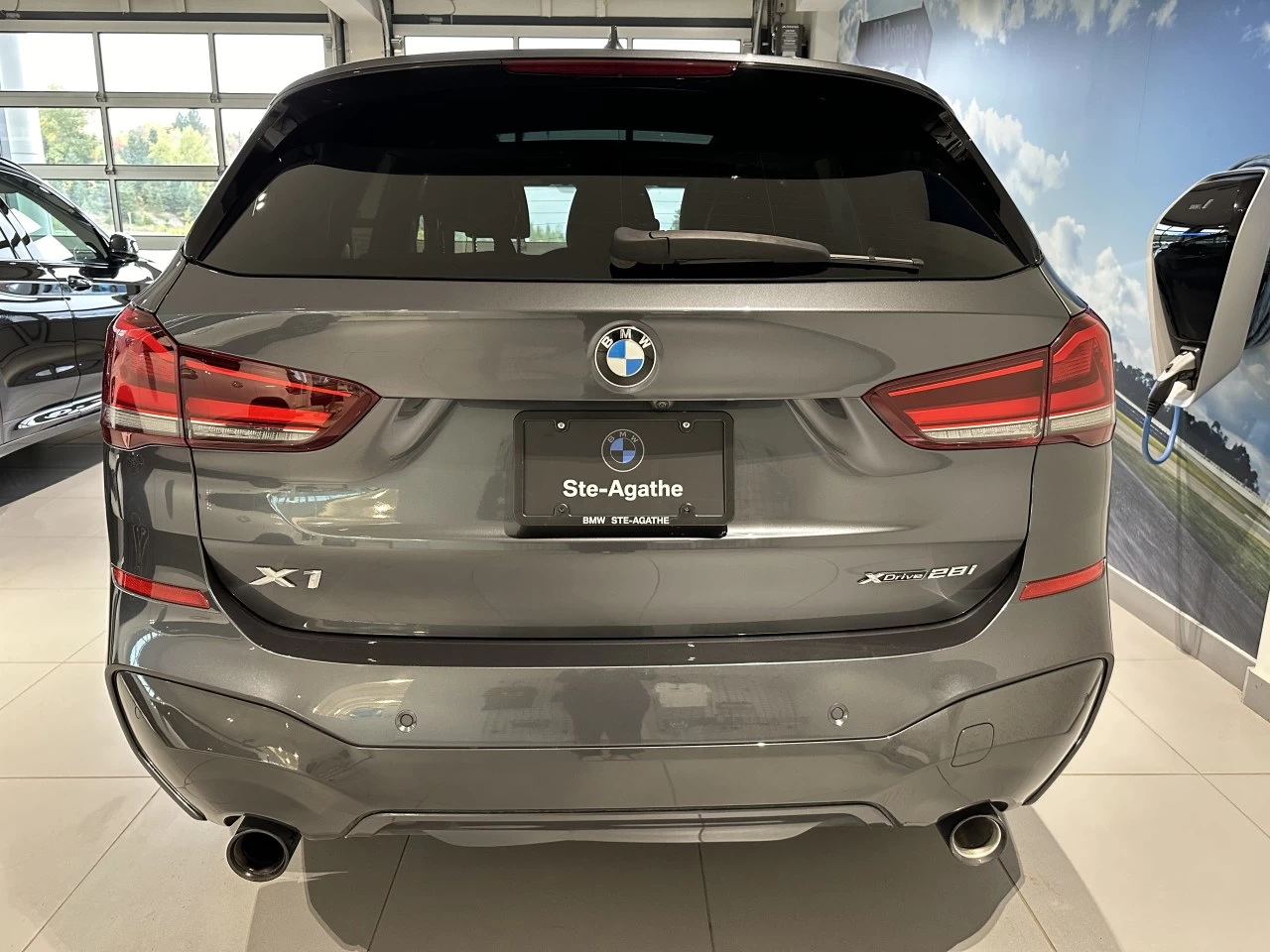 2021 BMW X1 xDrive28i Image principale