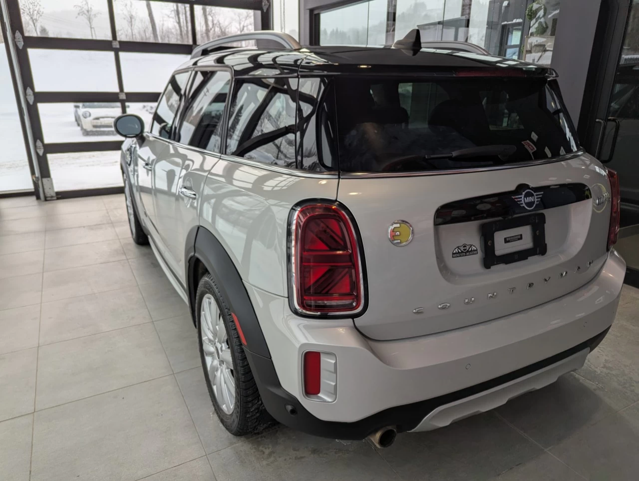 2022 Mini Cooper Countryman Cooper SE Main Image