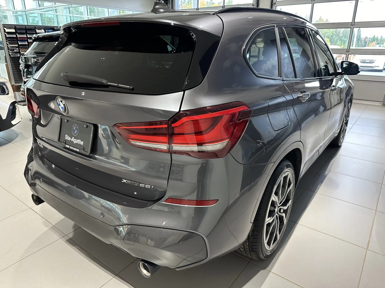 2021 BMW X1 xDrive28i Image principale