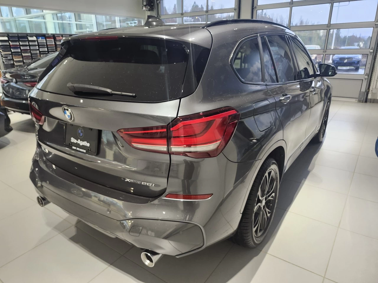 2021 BMW X1 xDrive28i Image principale