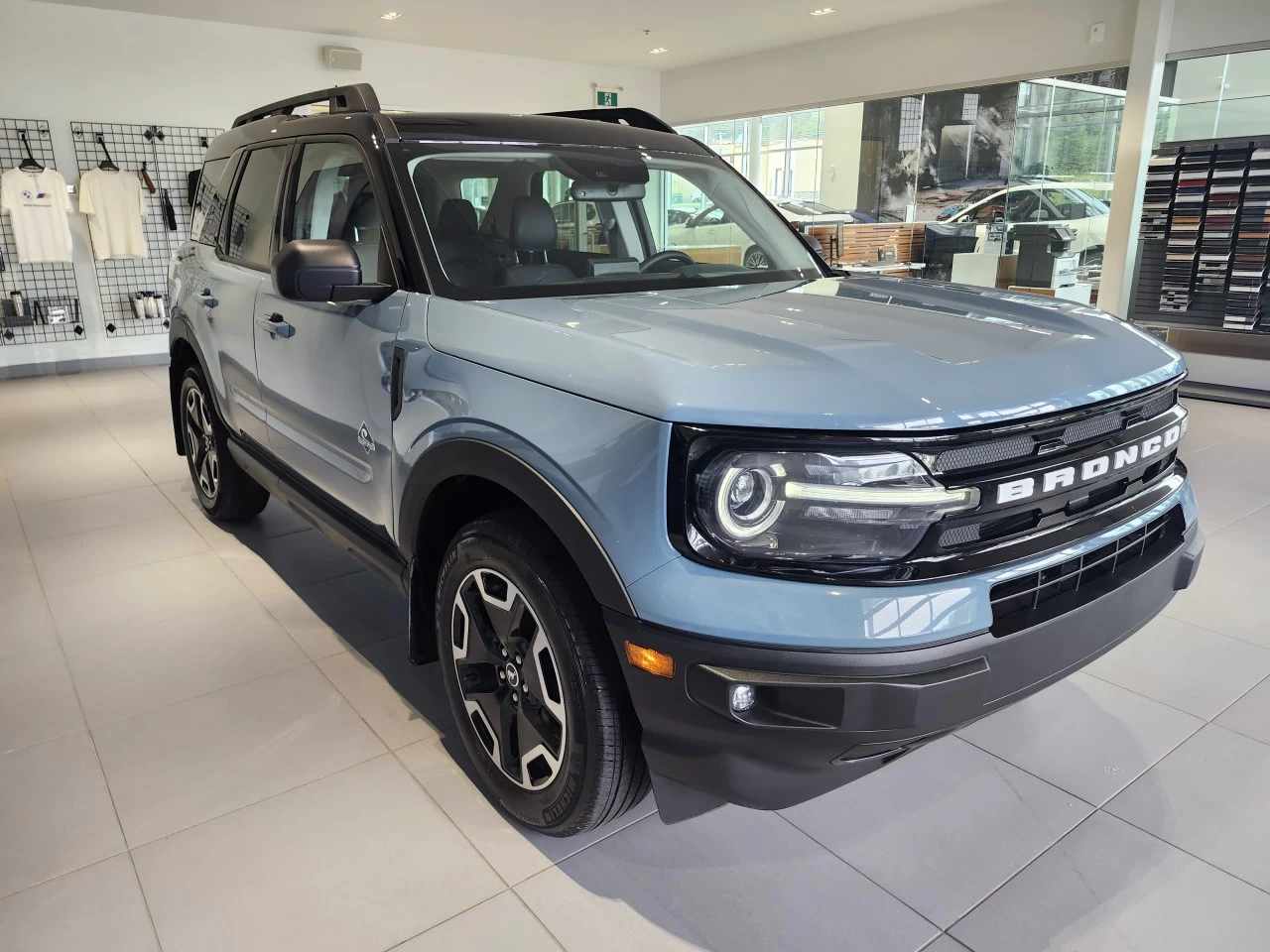 2022 Ford Bronco Sport Outer Banks Main Image