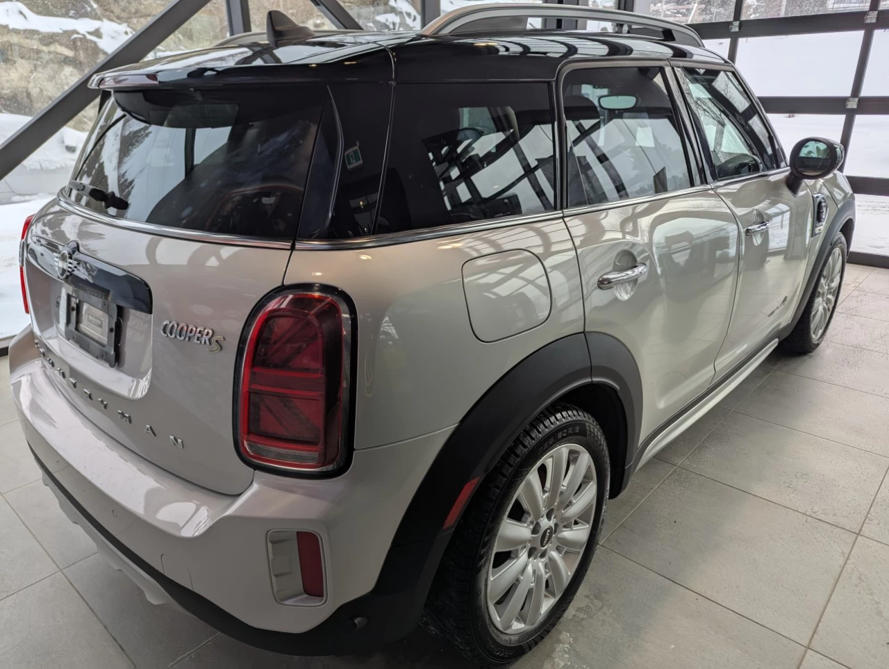 2022 Mini Cooper Countryman Cooper SE Main Image