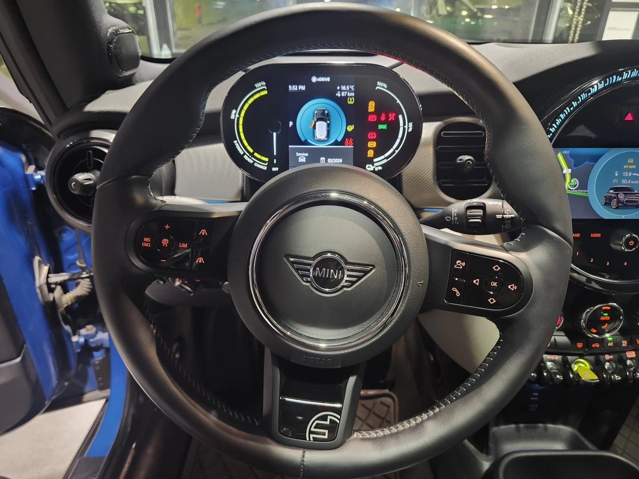 2022 Mini Cooper Cooper SE Main Image