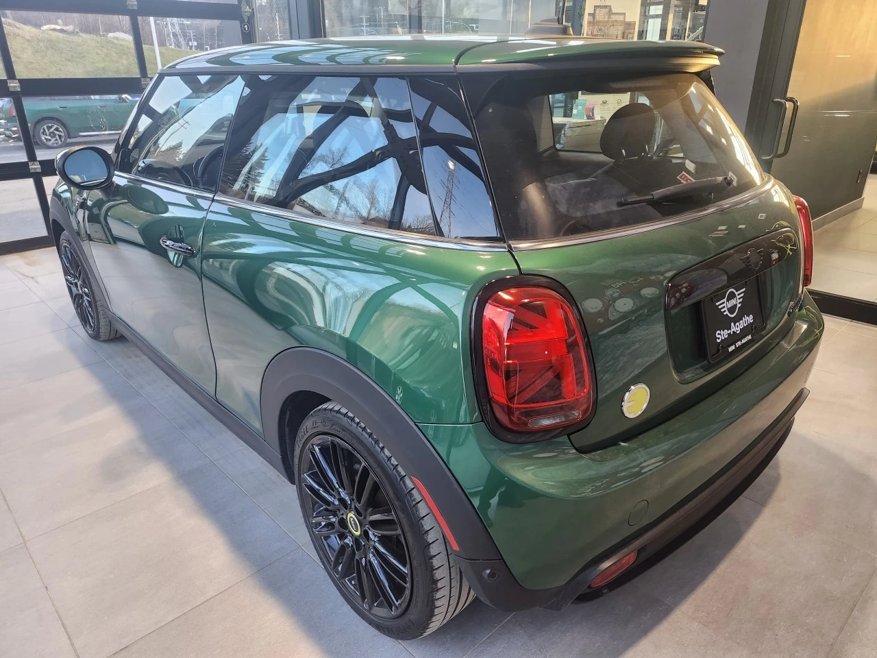 2023 Mini Cooper SE Main Image