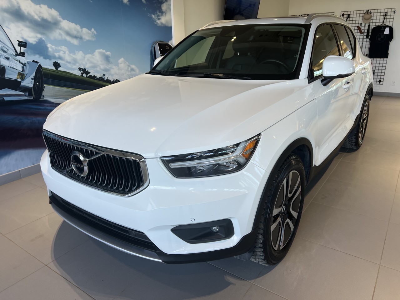 Volvo 2021 XC40 Momentum * T5